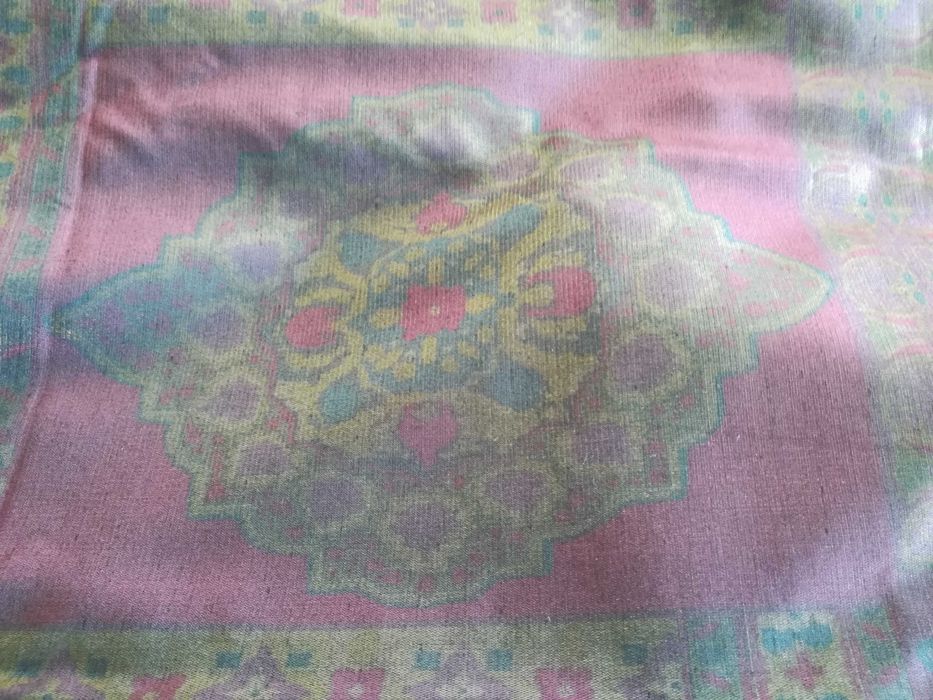 Peça de tecido seda para vestuário ou decoração