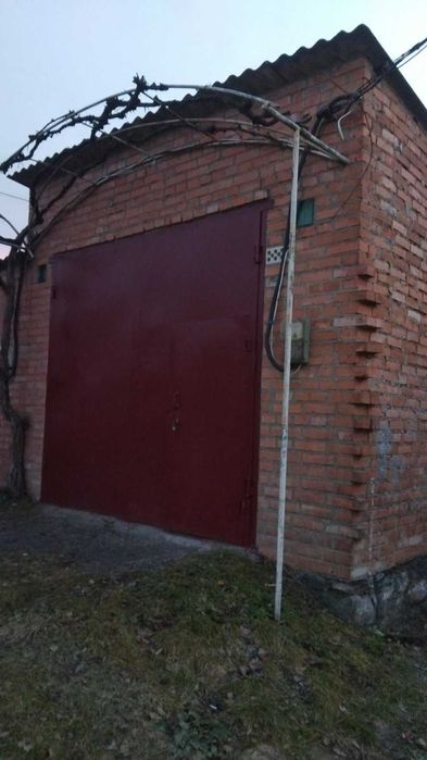 Продам гараж в м. Хмільнику