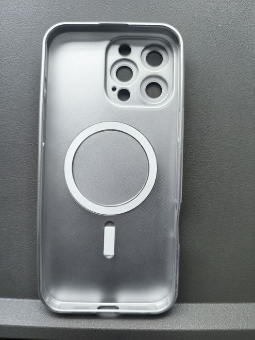 Capa Premium Titânio para iPhone 16 Pro Max – MagSafe – Nova