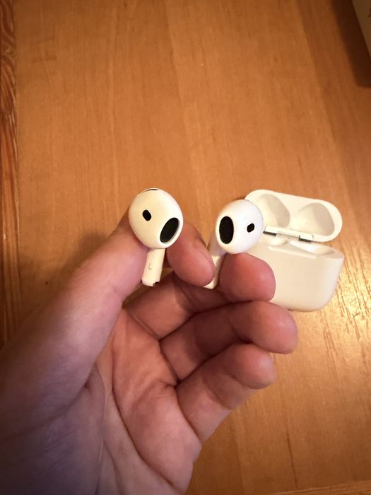 Продам apple airpods 4 with ANC