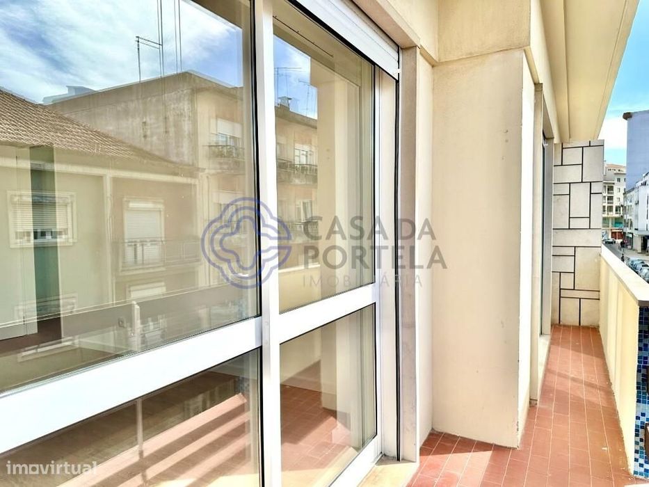 T3 com varanda no centro