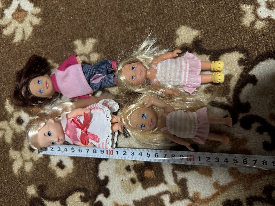 Набір маленьких пупсів