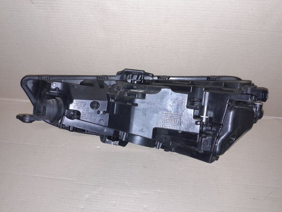 Права фара Audi A4 b9 2020-2024 рестайл