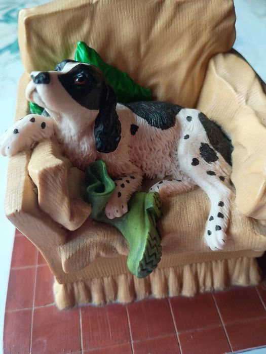 Статуетка Собака спаніель з черевиком