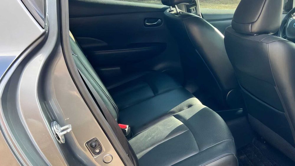 Nissan LEAF SL      2015