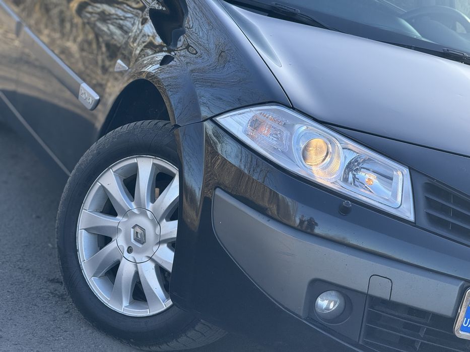 Renault Megane II 2005 рік • 2.0 бензин • механіка 6-ст