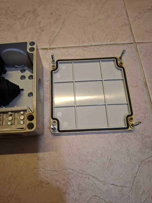 Puszka elektryczna IP44