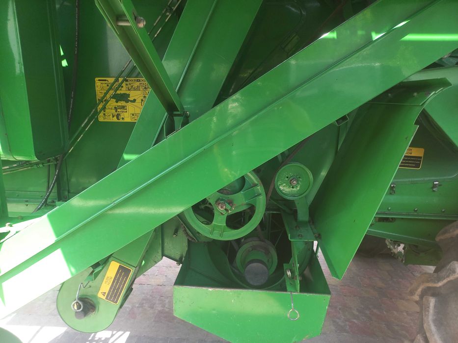 Комбайн John deere 1052