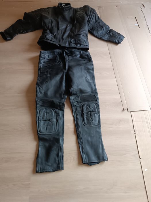 Conjunto motard em cabedal