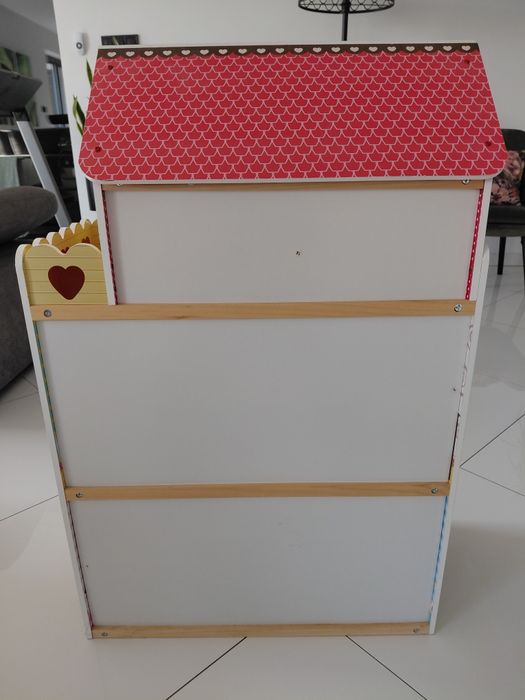 Domek dla lalek z mebelkami