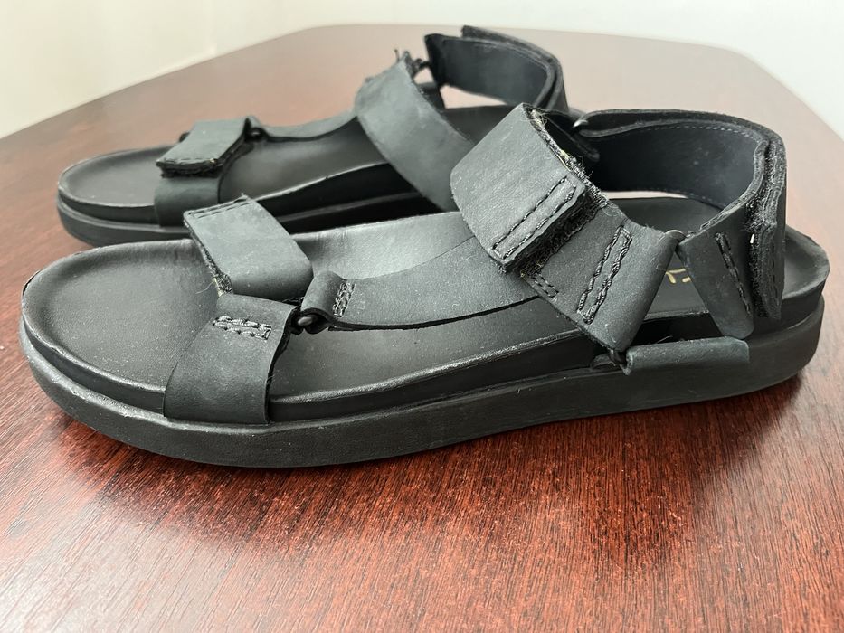 Босоніжки чоловічі Clarks 42–42,5 шкіряні, як нові