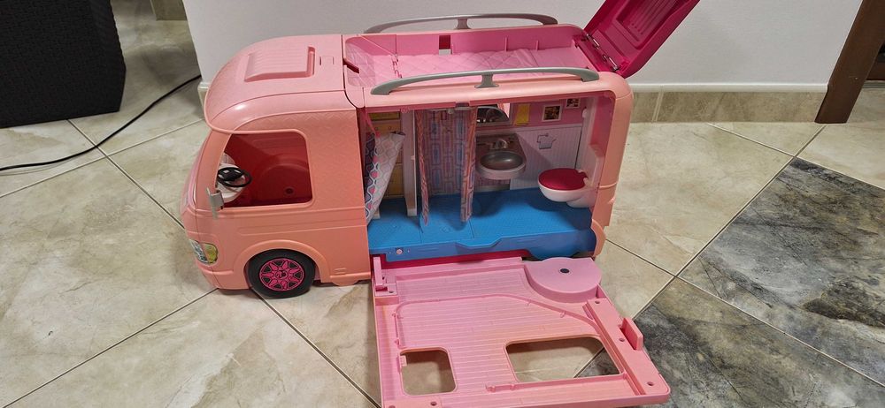 kamper dla lalek Barbie