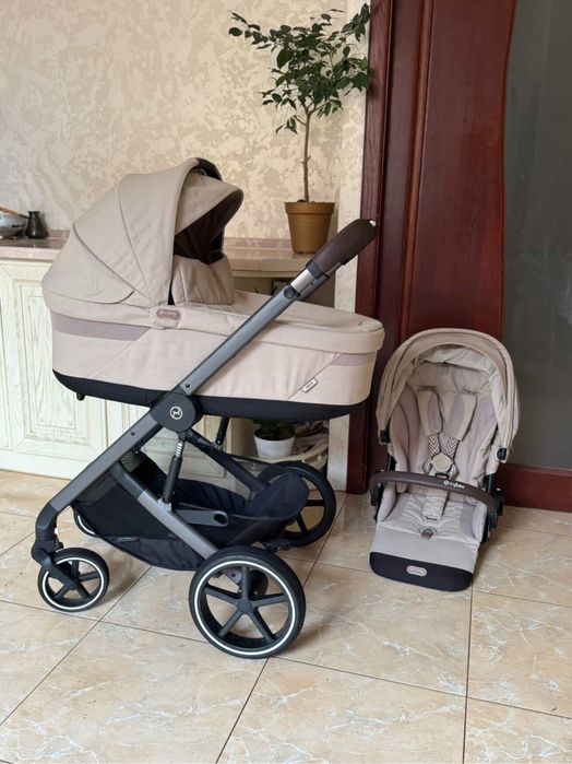 Cybex balios 2025 року 2 в1  в ілеальному стані