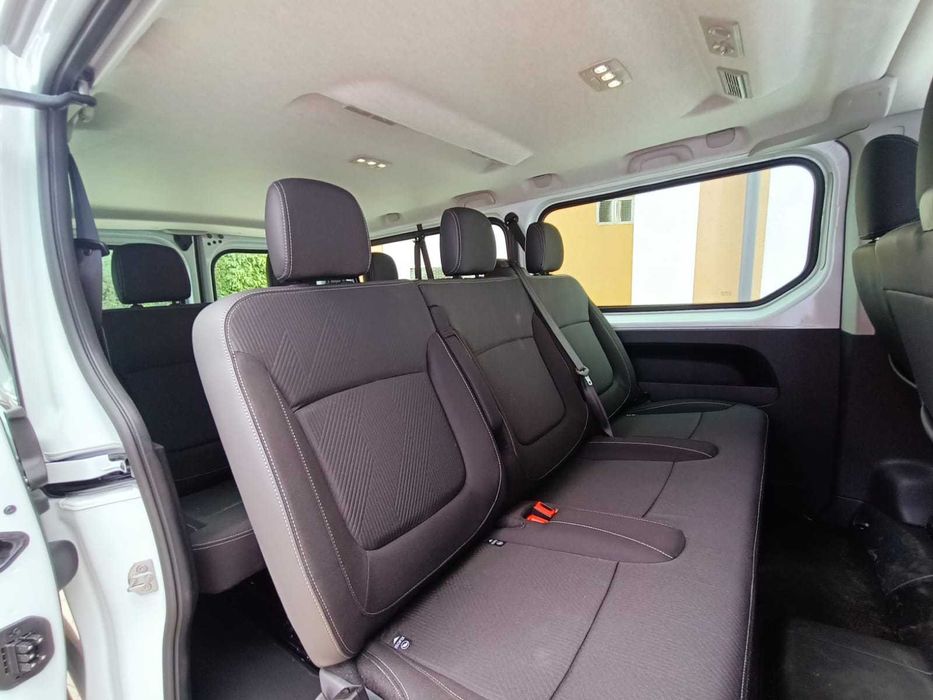 Komfortowy Bus 9-osobowy - Wynajem dla Firm i Prywatnych - Wrocław