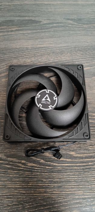 Кулер до корпусу Arctic P14 3PIN 140мм вентилятор