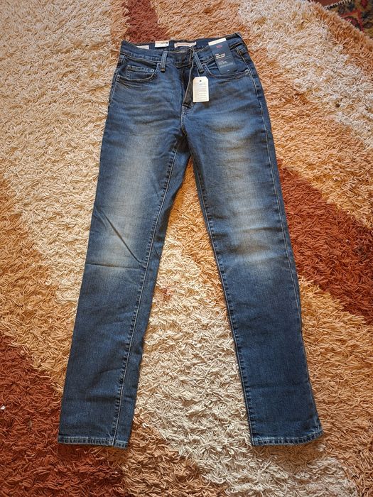 Продам нові фірмові джинси Levi's