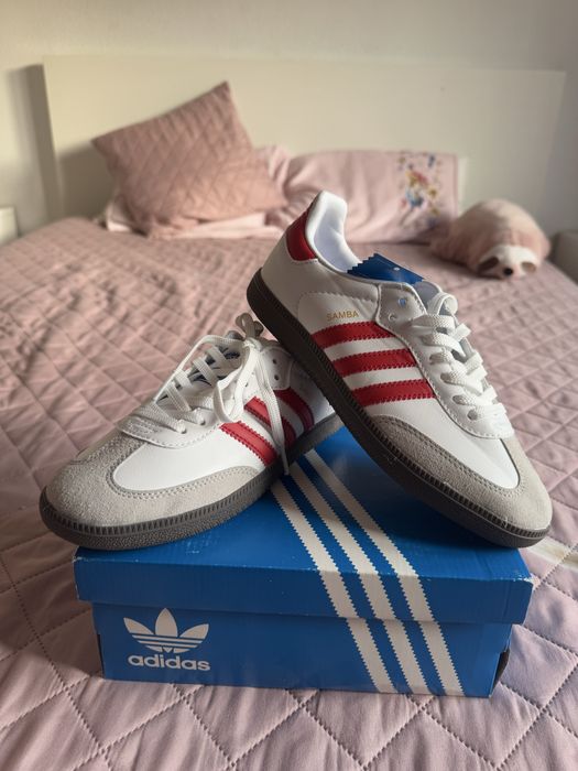 SAMBA sneakers new in box with red stripe label64552488028419120