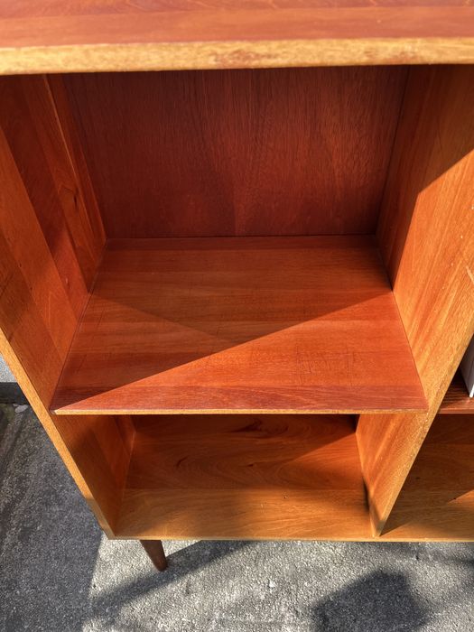 Skandynawski tekowy regał na winyle dekoracje Dania lata 80 vintage