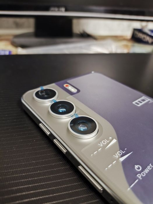 Новий смартфон Android 12. 8/256 гб