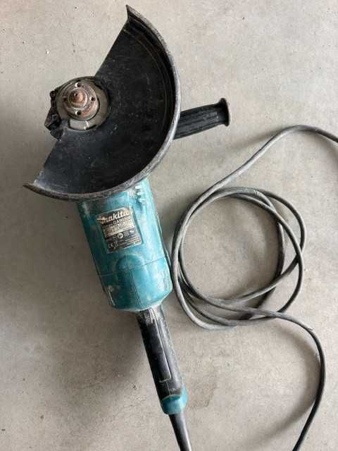 Duża Szlifierka kątowa Makita model GA9020R 230 mm sprawna polecam