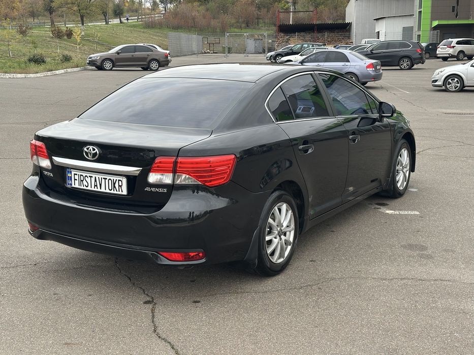 Toyota Avensis 2012