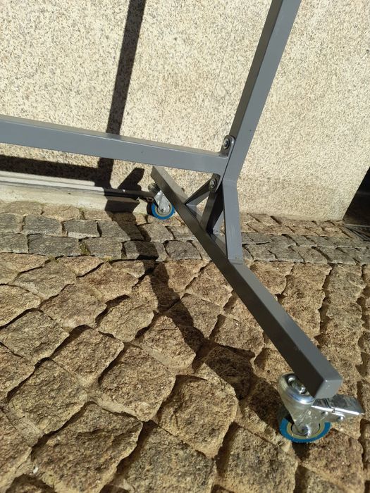 Vendo estendal galvanizado. Disponível em vários tamanhos