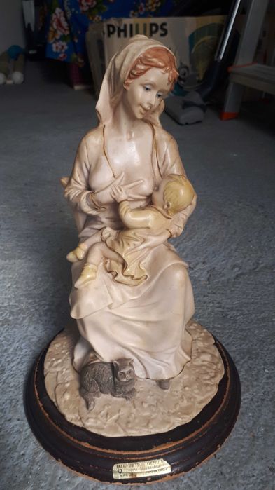 Estatuetas antigas em marfinite 1 com 9 kgs