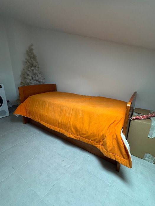 Cama com gaveta + 2 colchões