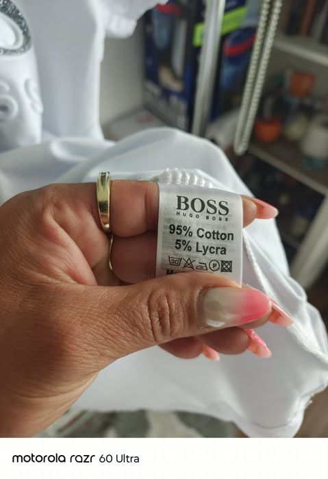 T-shirt damski HUGO BOSS | Biały z brokatowym logo
