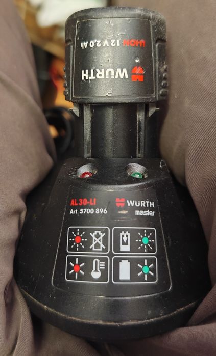 Ładowarka Wurth z baterią