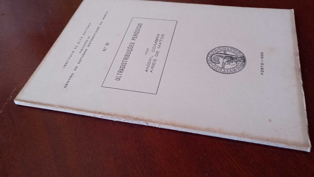 Ultradistribuições Periódicas 1965 Aníbal Coimbra Aires de Matos