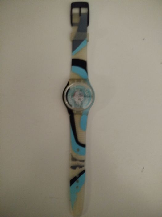 Relógio Swatch sem pilha a funcionar