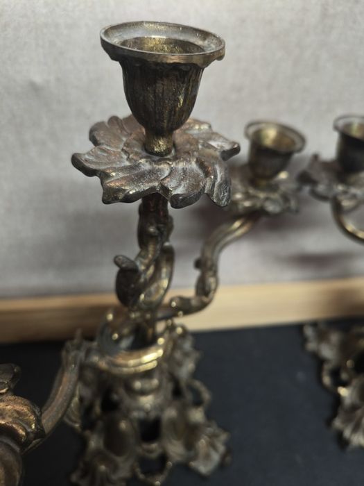 Par de candelabro Dourados e Prateados
Elegantes candelabro de 3 fogos