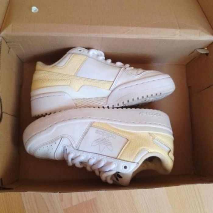 Кожаные кроссовки Adidas 37