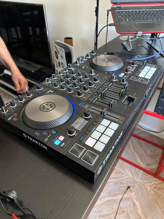 Traktor Kontrol S4 MK3