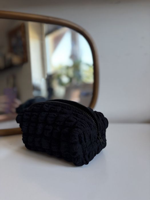 handmade kosmetyczja pudelkowa czarna pikowana