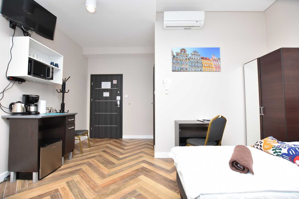 DUKESHOSTEL.pl Wrocław 2 min. od Rynku - mamy wolne, prywatne pokoje i apartamenty z łazienkami, wystawiamy faktury VAT.