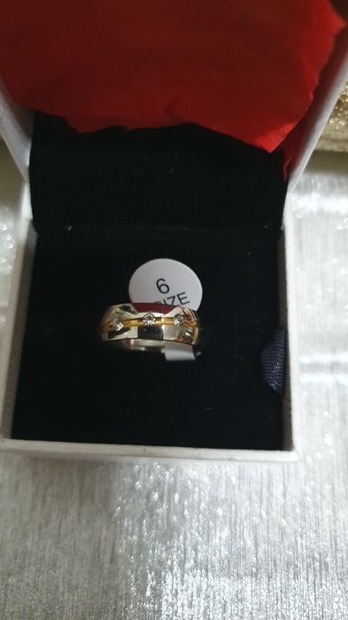 Alianças de compromisso/casamento em aço com banho ouro 18k