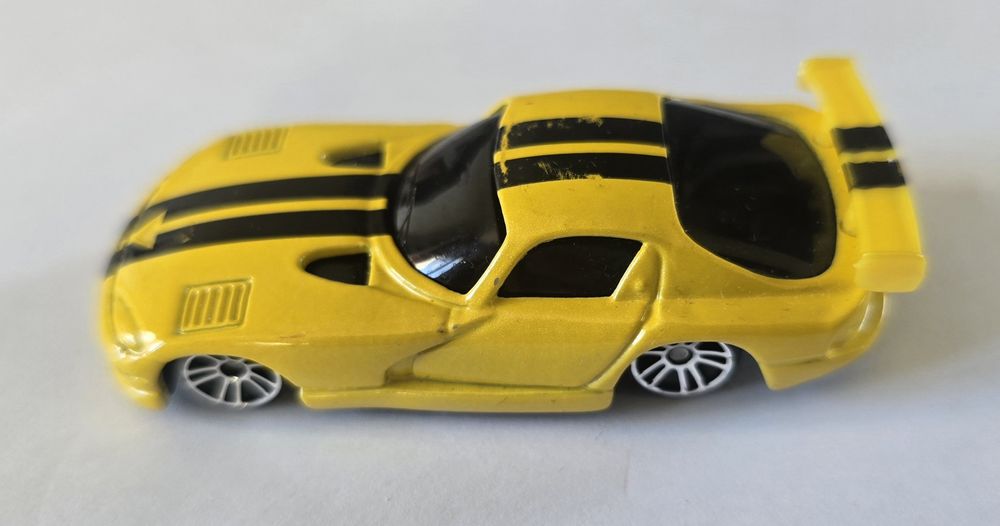 Dodge Viper GT2 amarelo com listras pretas - Maisto - 7cms
