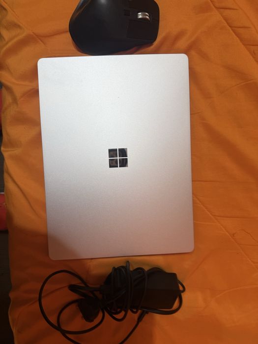 Surface laptop Go como novo