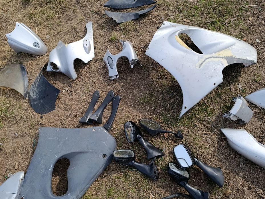 Plastik Triumph 955i Sprint ST owiewki zadupek czasza boczne obudowa
