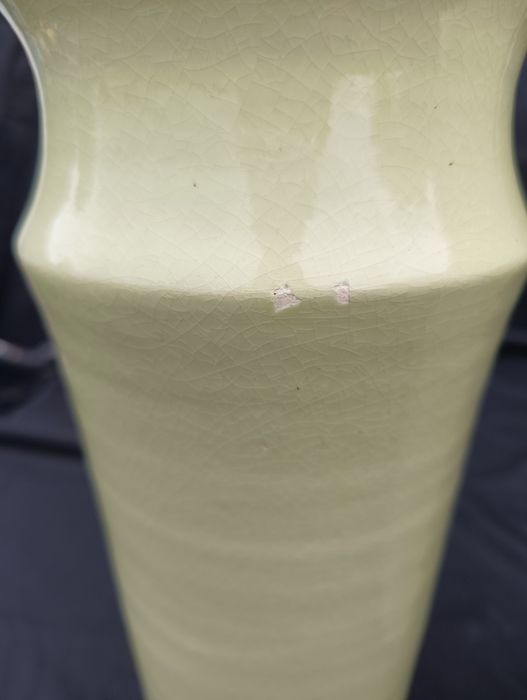 Zielone wysokie  wazony