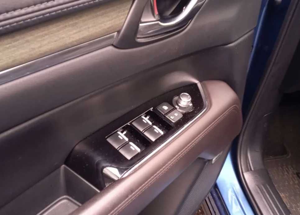 Mazda CX-5 Signature 2023 року