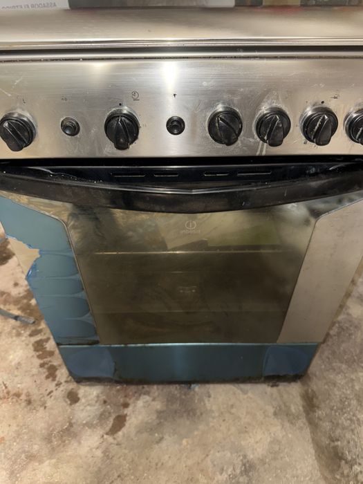 fogao a gaz  parte do forno nunca usada !!!