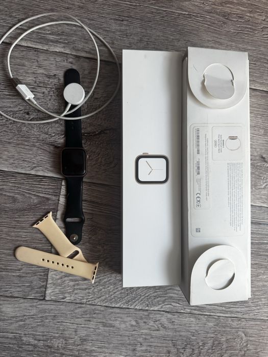 Продаю Apple Watch Series