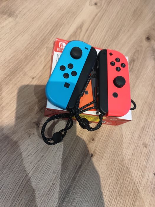 Prawie Nowa konsola Nintendo Switch OLED! Plus karta 128gb i gry