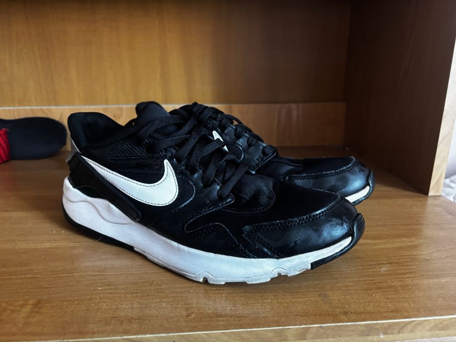Nike buty sportowe 42.5