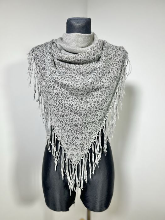 Promod duża chusta 100x100 szara frędzle boho wiosna szalik szal