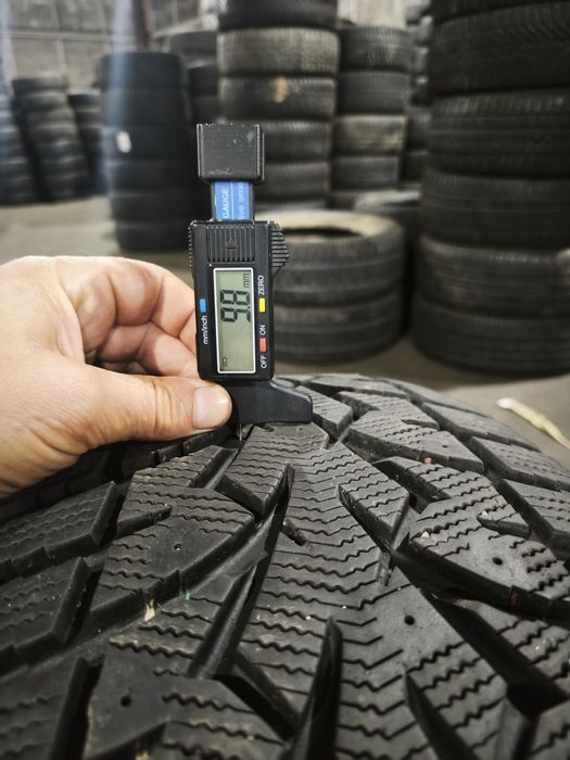 Шини резина зима 265/65 R17 Toyo observe g3-ice