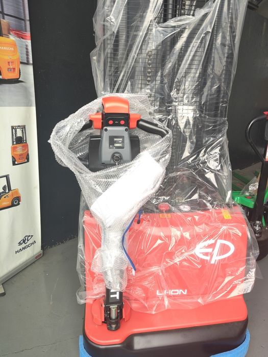 Empilhador Elétrico Semi-Novo